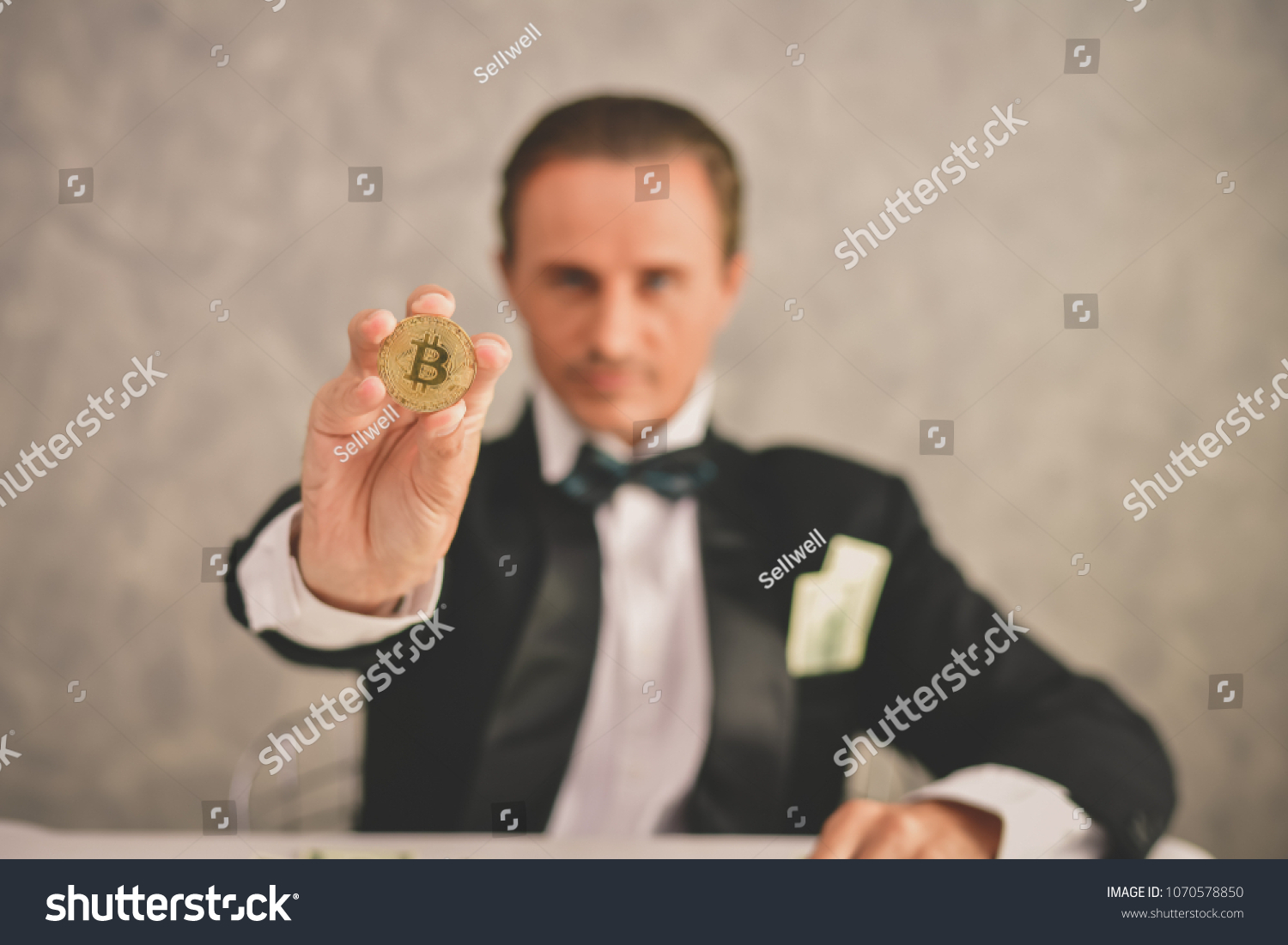 Tr