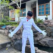 Cr