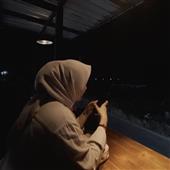 Mo