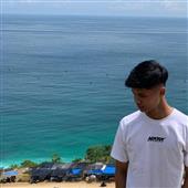 nư