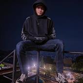 UE